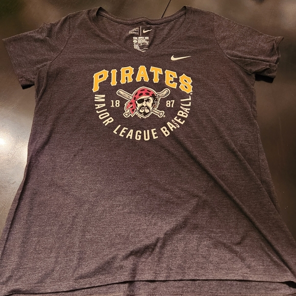 Nike Pittsburgh Pirates tee 🖤 💛 - Picture 2 of 5